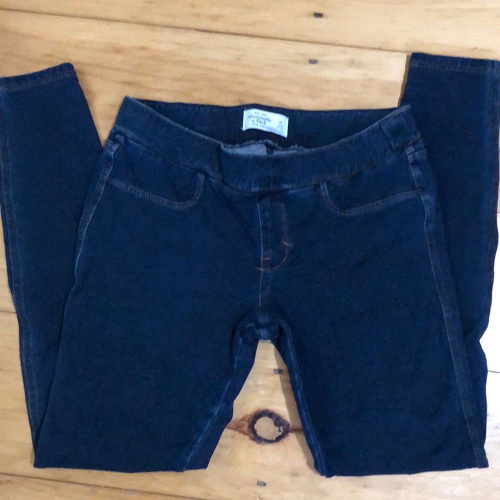 Abercrombie & Fitch Size M